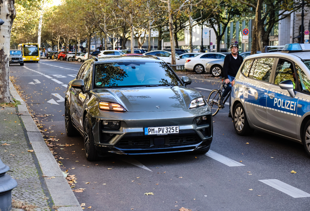 Porsche Macan EV Turbo