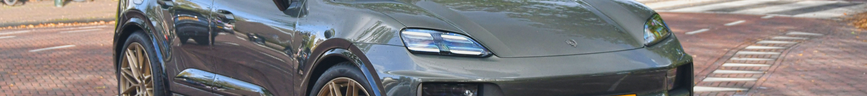 Porsche Macan EV Turbo