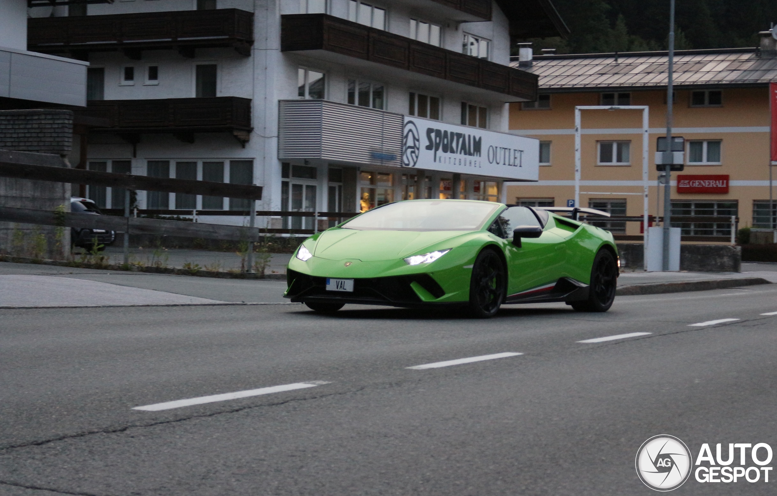 Huracán LP6404 Performante Spyder 14 October 2024