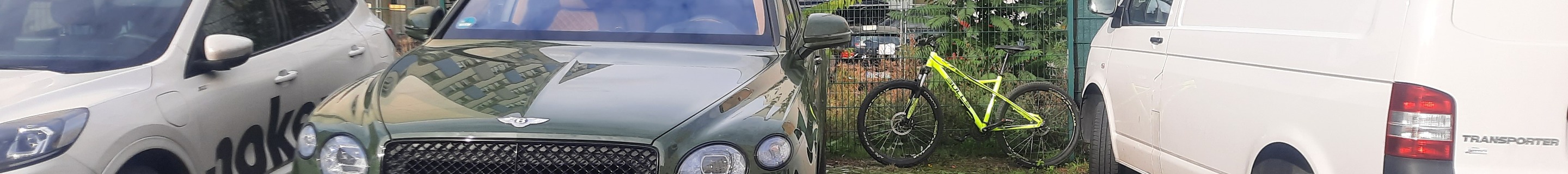 Bentley Bentayga Azure