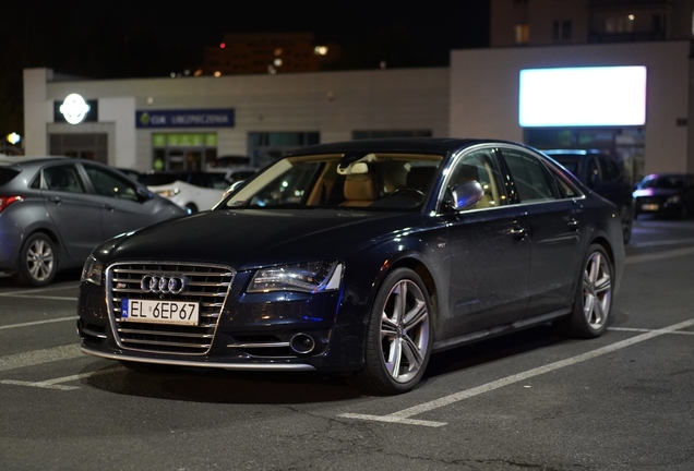 Audi S8 D4