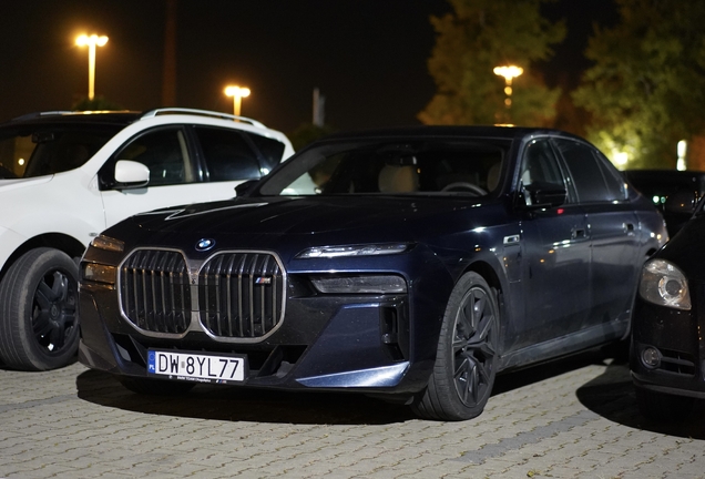 BMW M760e xDrive