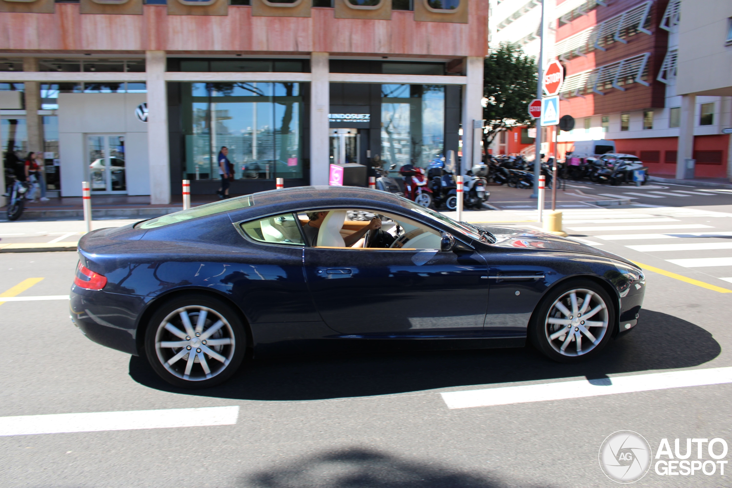 Aston Martin DB9
