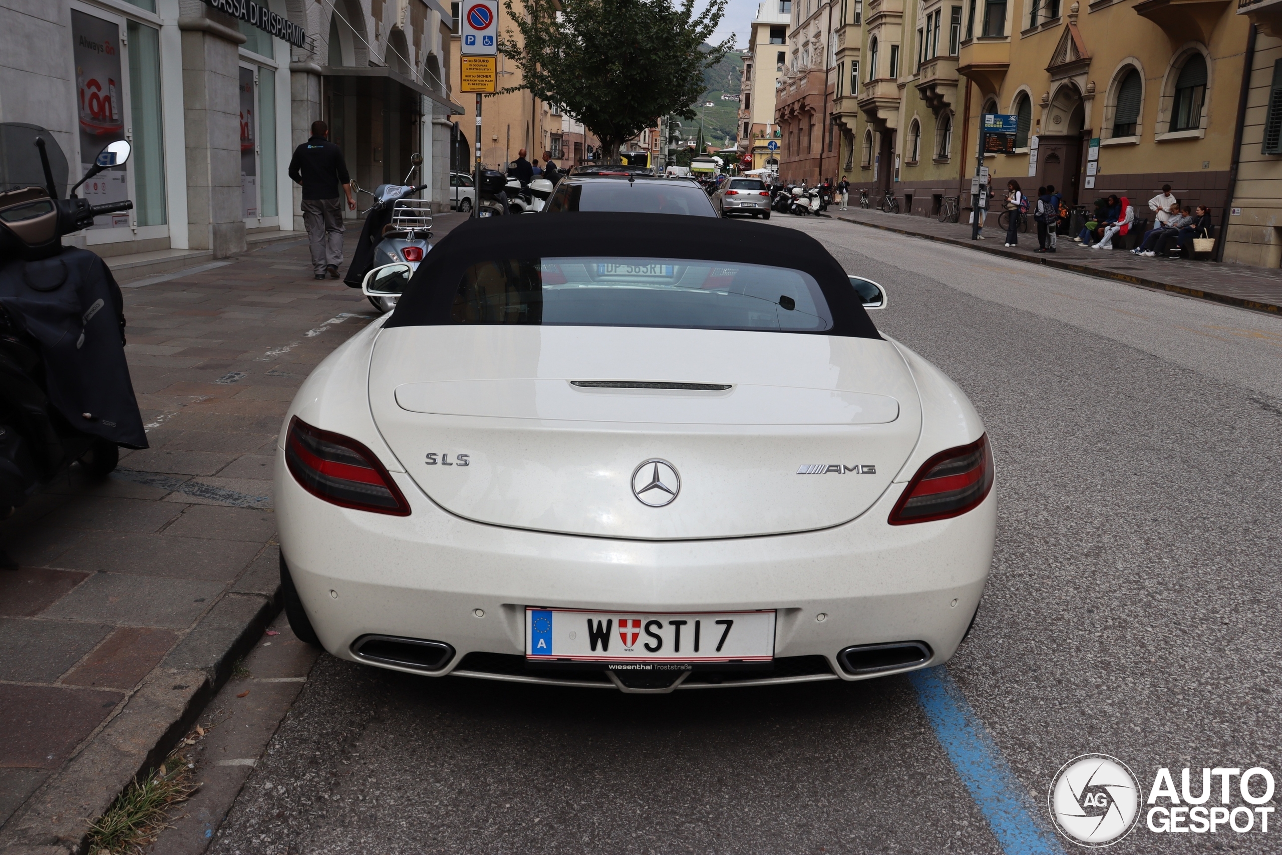 Mercedes-Benz SLS AMG Roadster