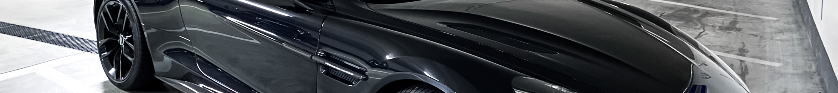 Aston Martin Vanquish 2015 Carbon Black Edition