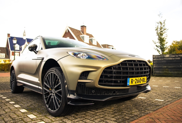 Aston Martin DBX707