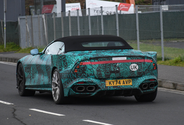 Aston Martin Vanquish Volante 2025