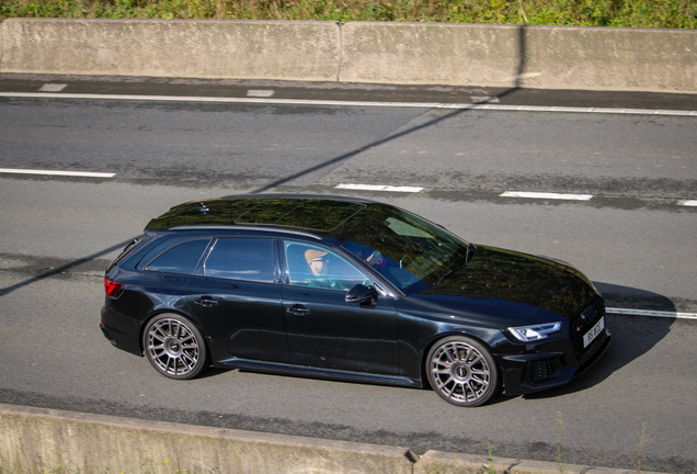 Audi RS4 Avant B9