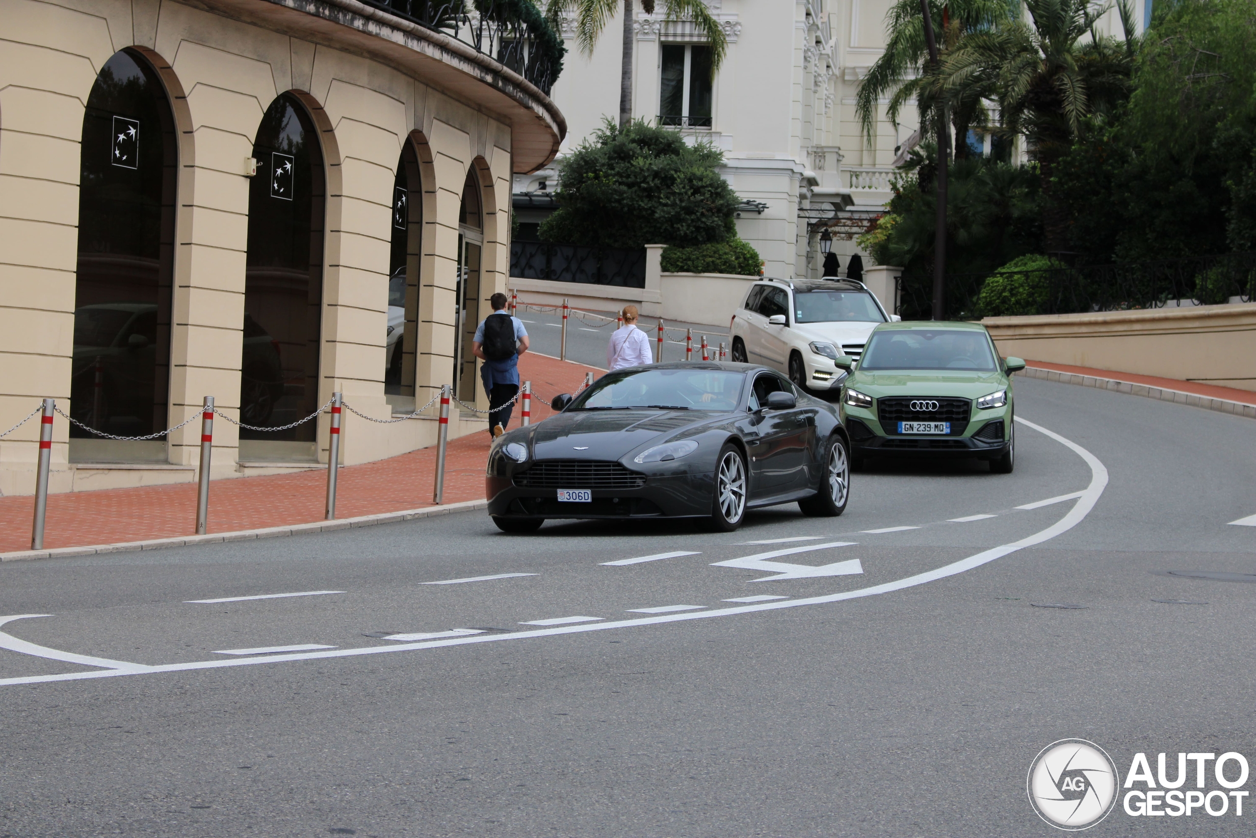 Aston Martin V8 Vantage 17 October 2024 Autogespot