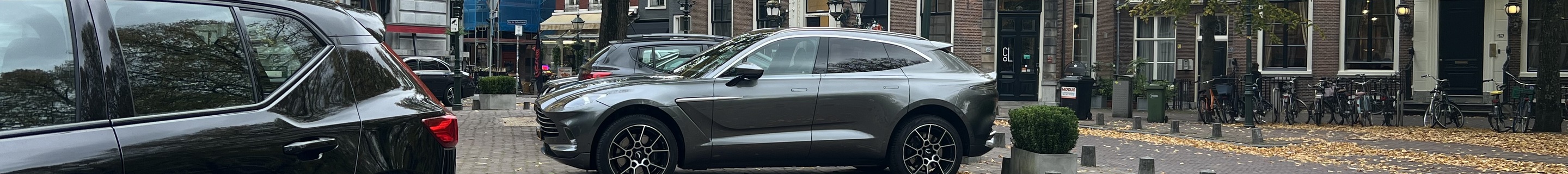 Aston Martin DBX
