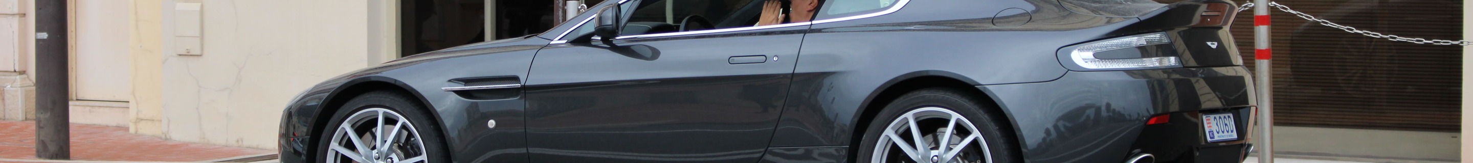 Aston Martin V8 Vantage