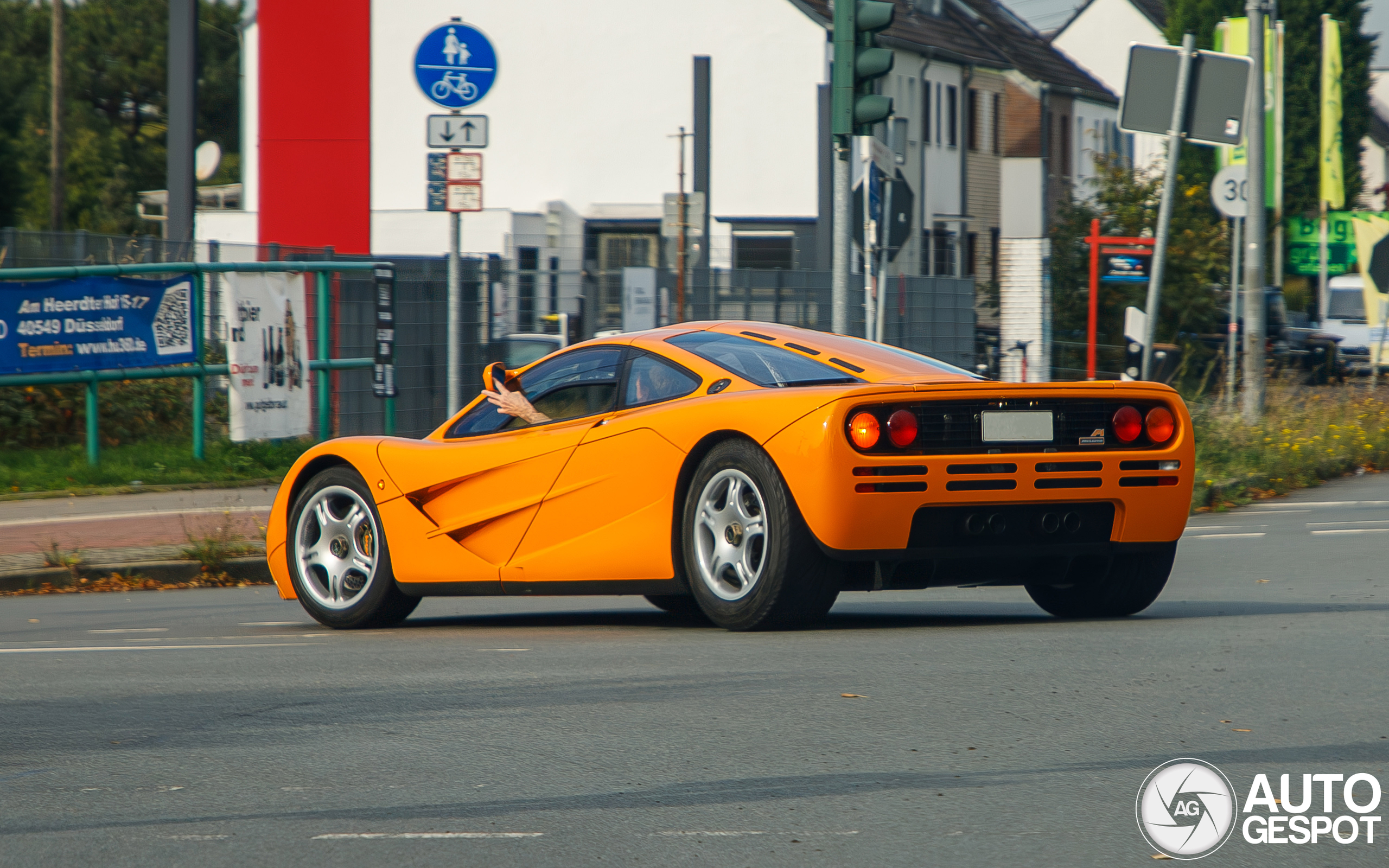 McLaren Orange perfection: A rare McLaren F1 spotted in Düsseldorf