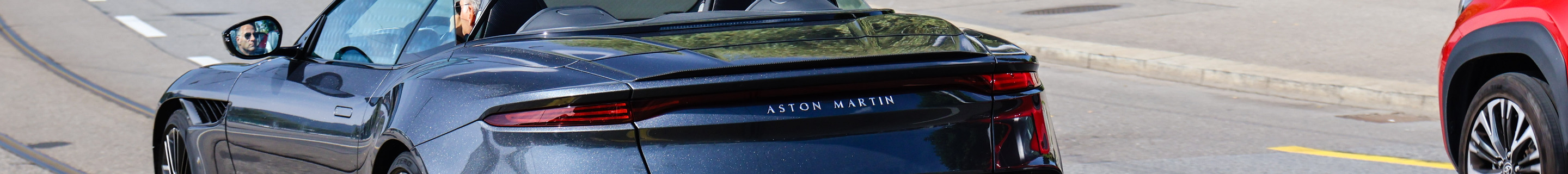 Aston Martin DBS Superleggera Volante