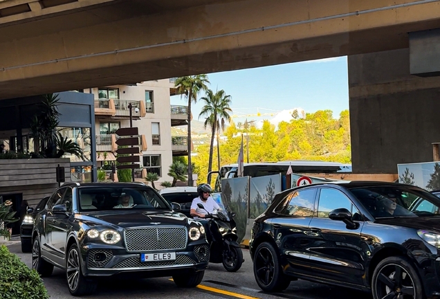 Bentley Bentayga Azure