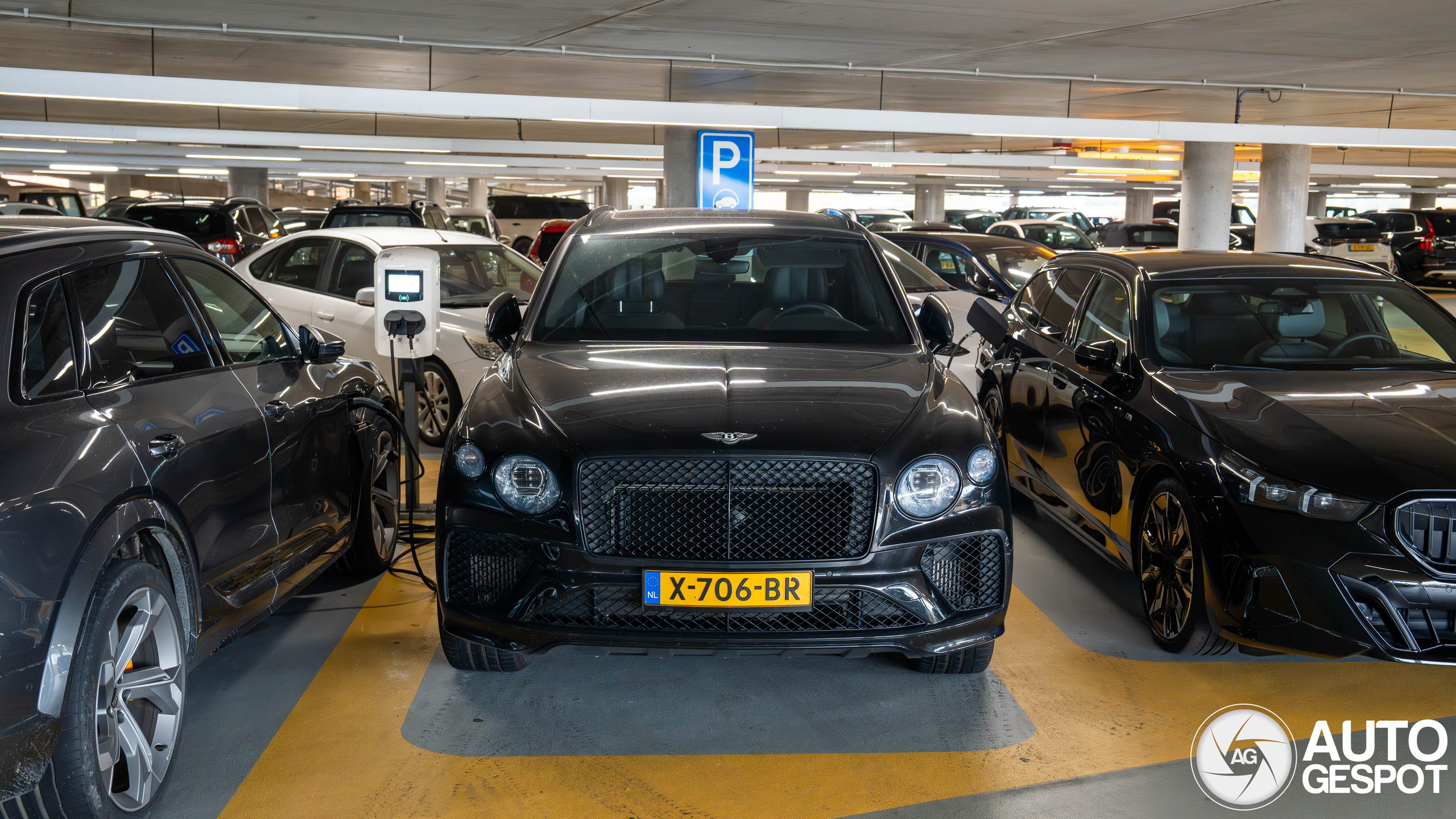 Bentley Bentayga Hybrid 2021 19 October 2024 Autogespot