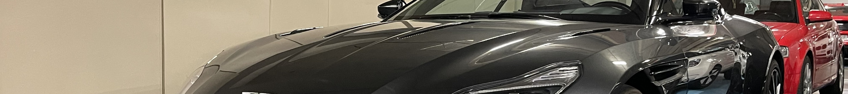 Aston Martin DB11