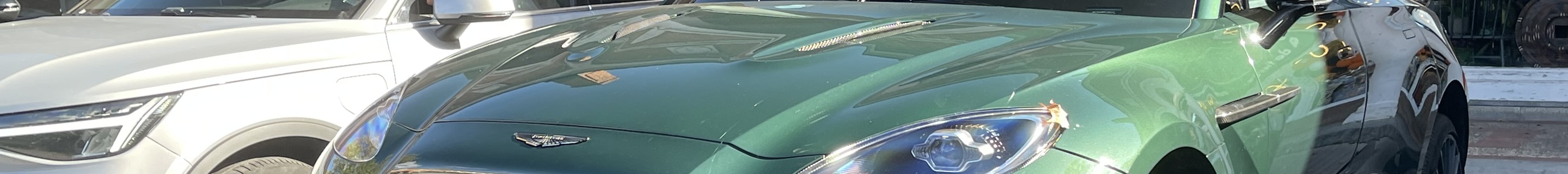 Aston Martin DBX707