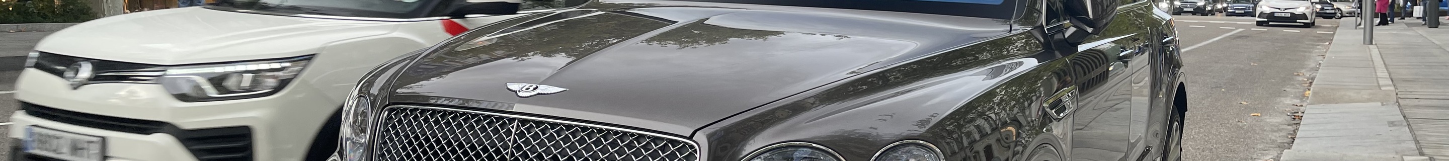 Bentley Bentayga V8 2021