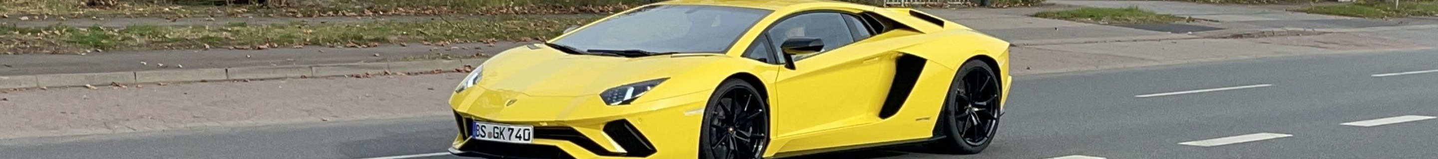 Lamborghini Aventador S LP740-4