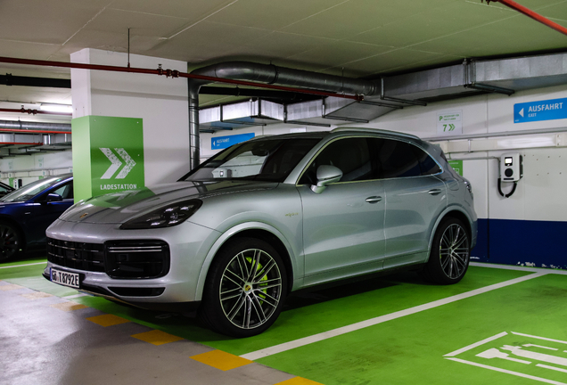 Porsche Cayenne Turbo S E-Hybrid