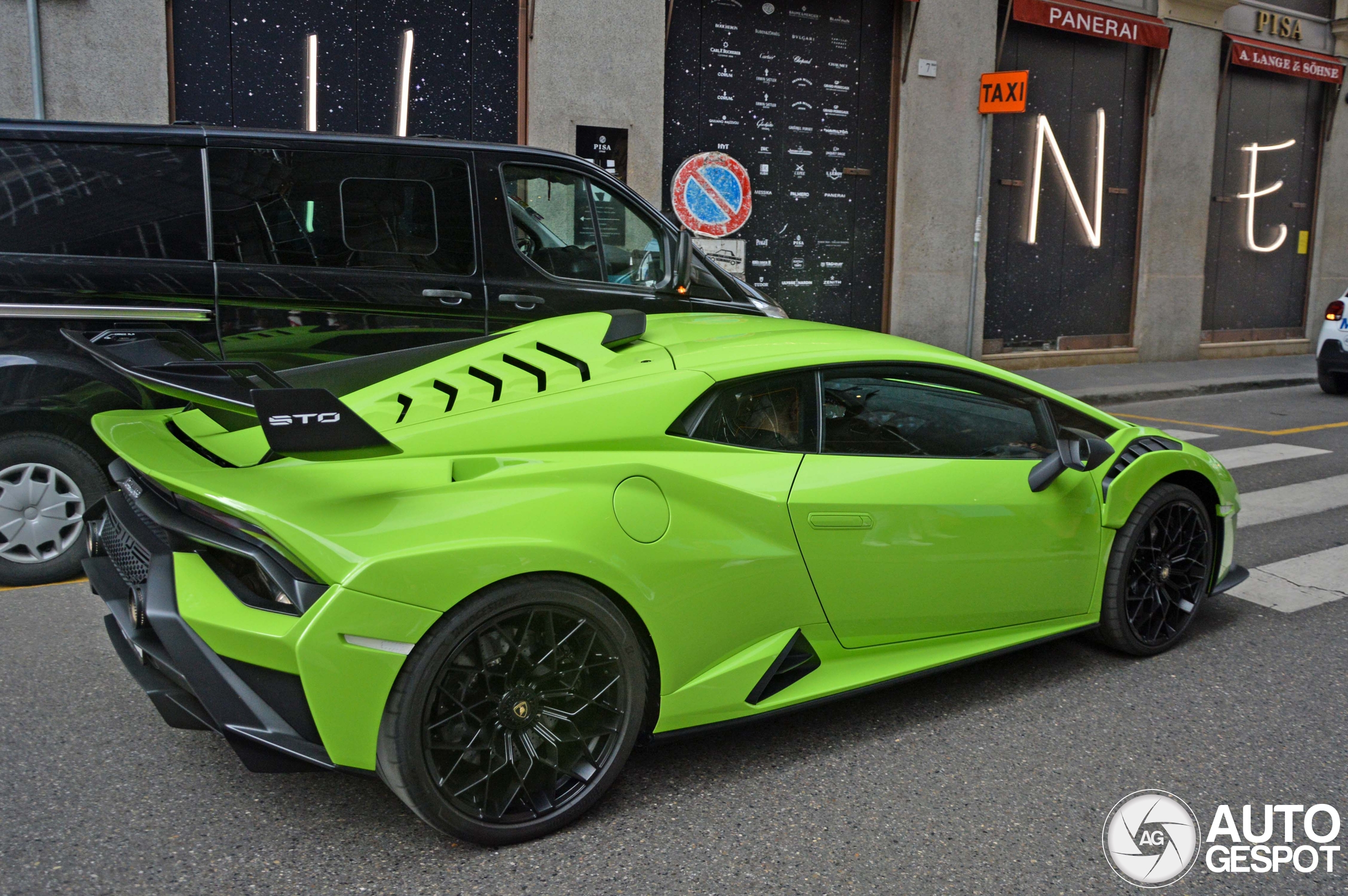 Huracán LP6402 STO 20 October 2024 Autogespot