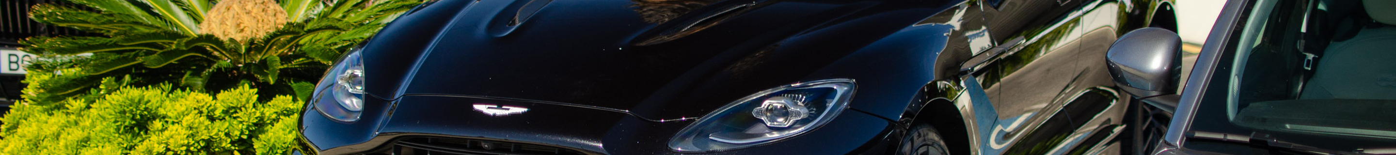 Aston Martin DBX707