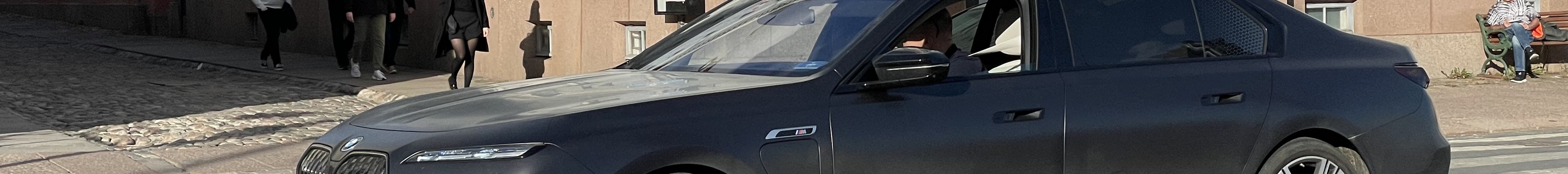BMW M760e xDrive