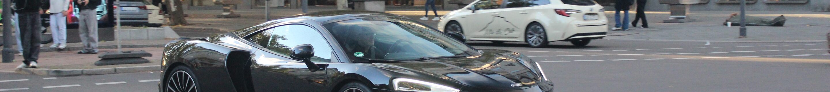McLaren GT