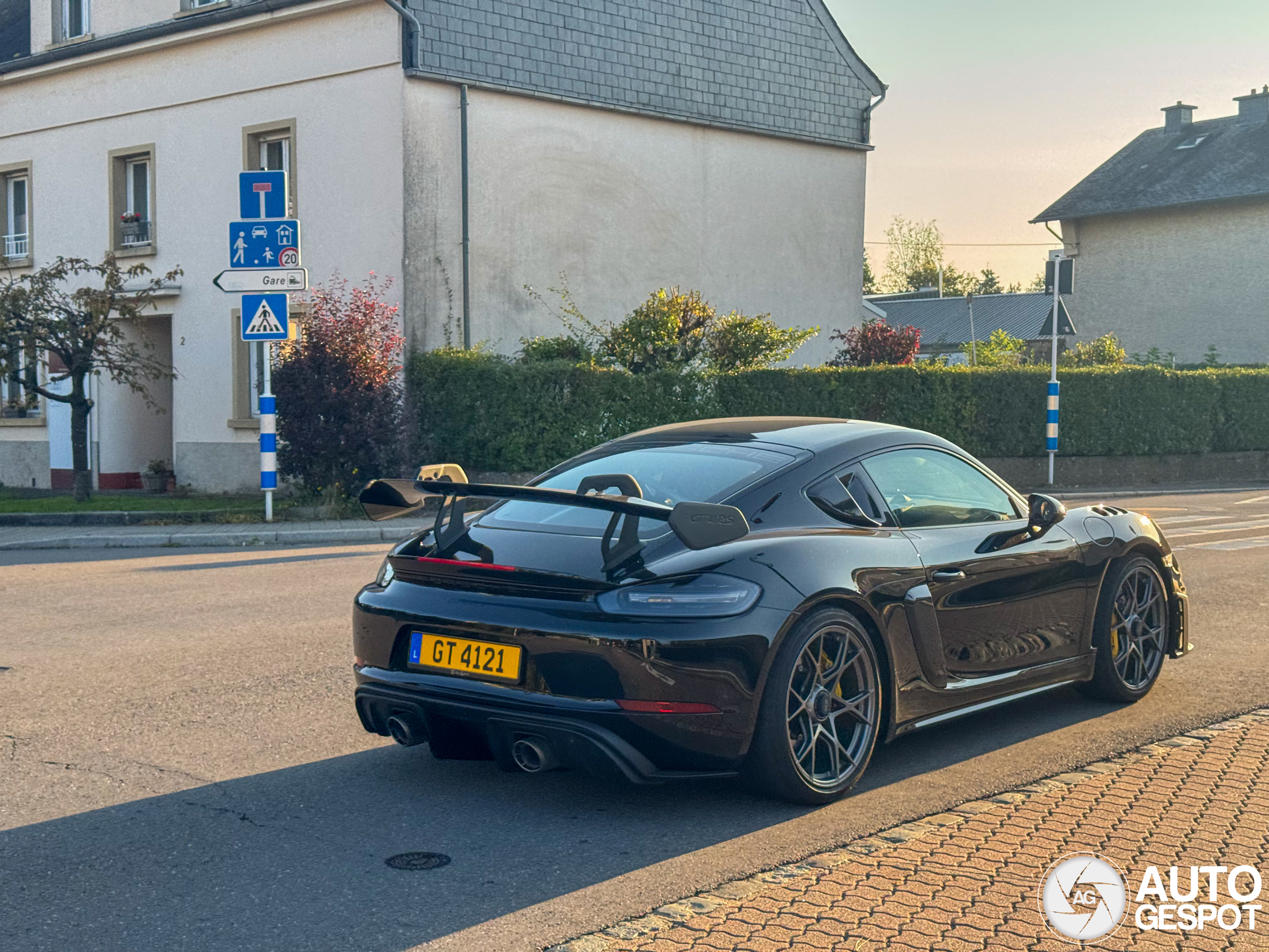 Porsche 718 Cayman GT4 RS