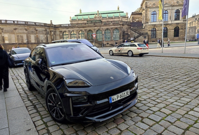 Porsche Macan EV Turbo