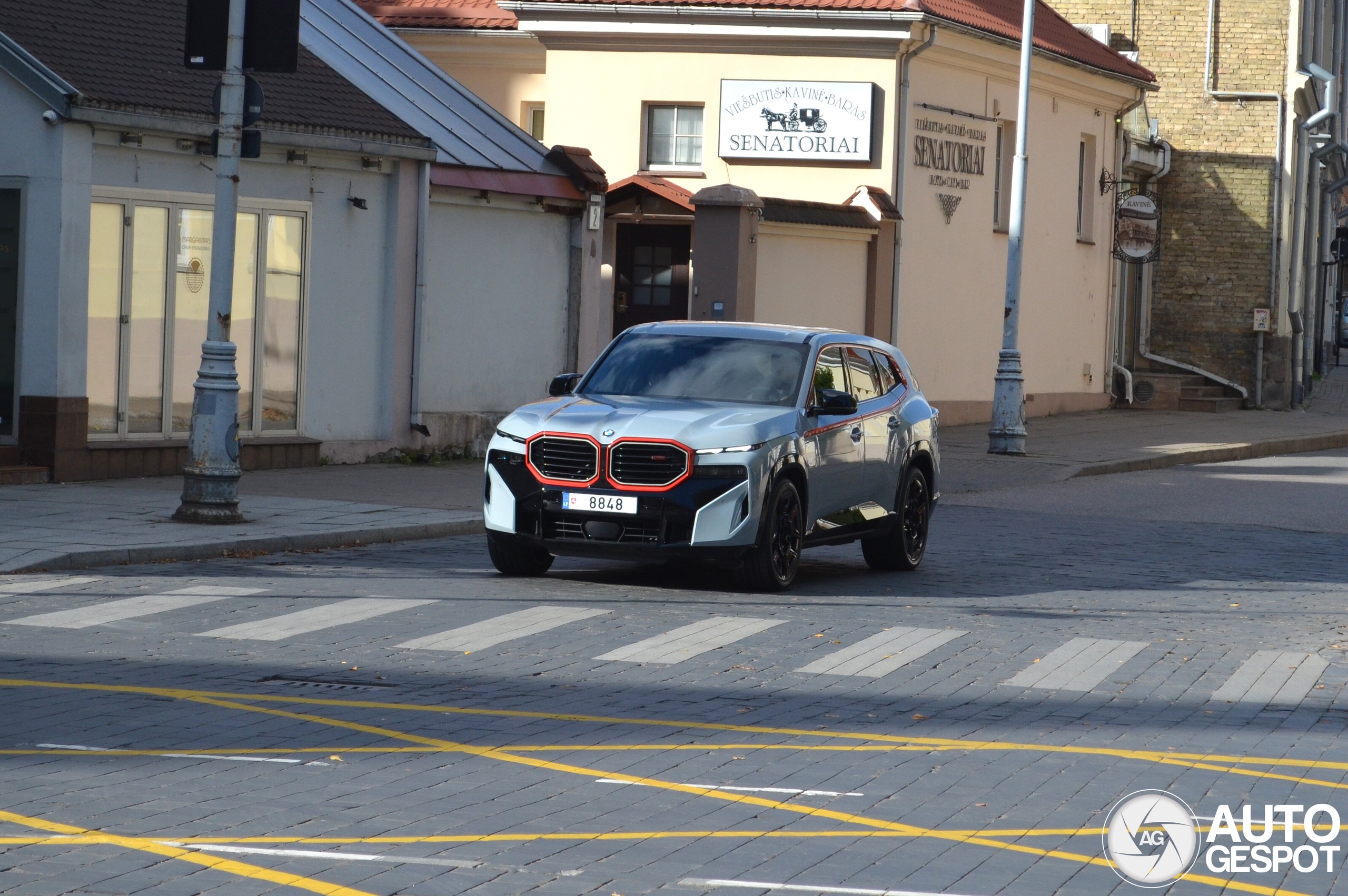 BMW XM G09 Label Red