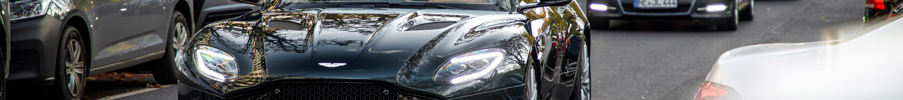 Aston Martin DBS Superleggera Volante