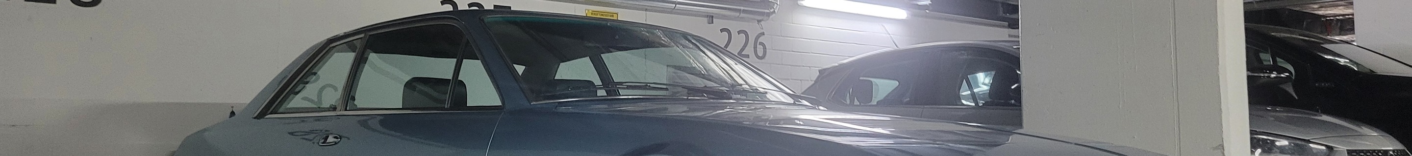 Ferrari 400i