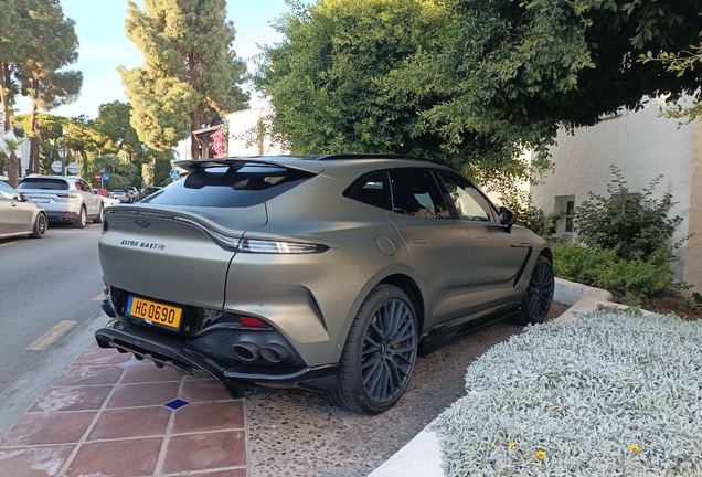 Aston Martin DBX707