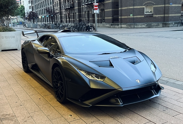 Lamborghini Huracán LP640-2 STO