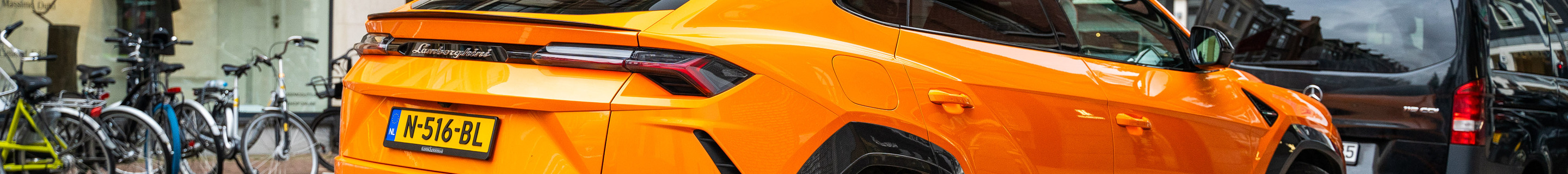 Lamborghini Urus Nero Design