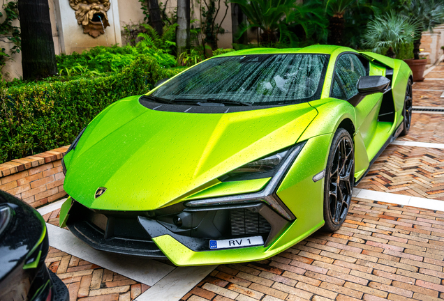 Lamborghini Revuelto