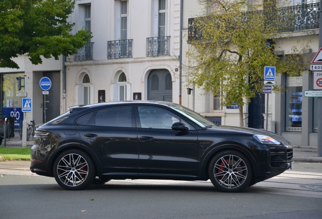 Porsche Cayenne Coupé Turbo E-Hybrid