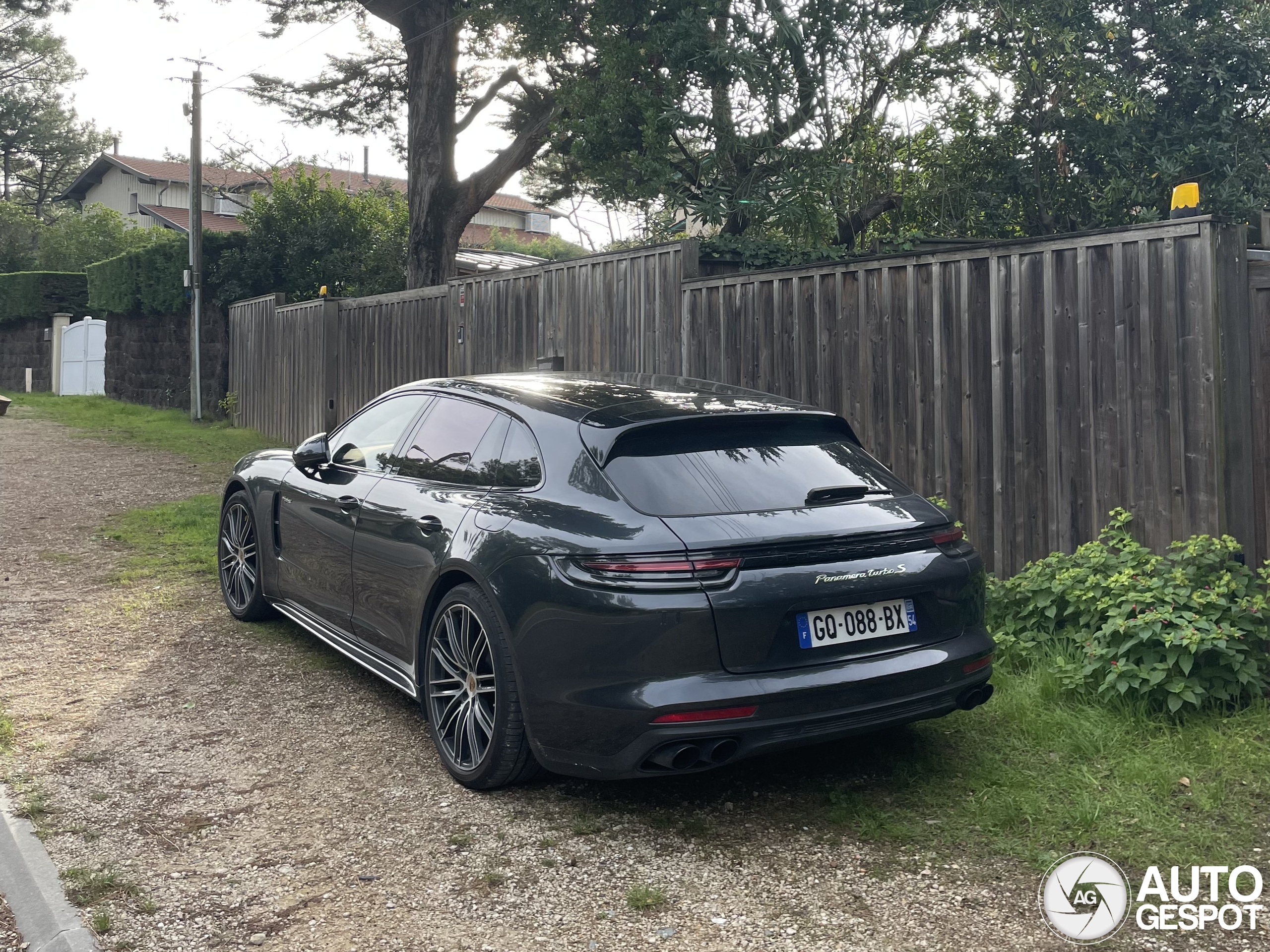 Porsche 971 Panamera Turbo S E-Hybrid Sport Turismo MkI - 23 October 2024 -  Autogespot