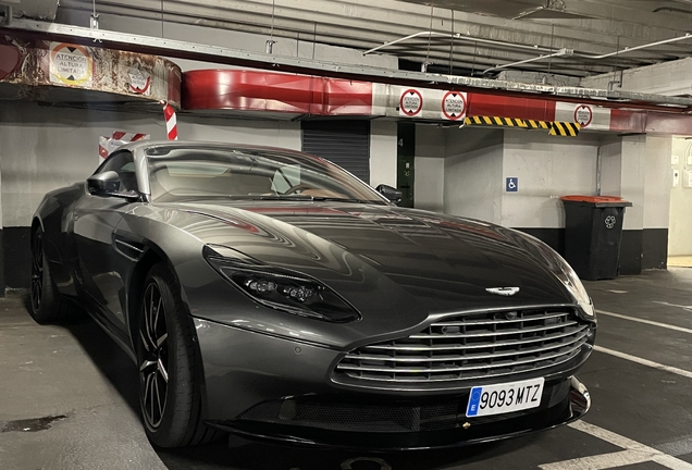 Aston Martin DB11 V8 Volante