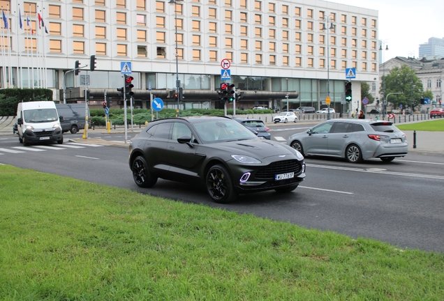 Aston Martin DBX