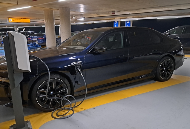 BMW M760e xDrive