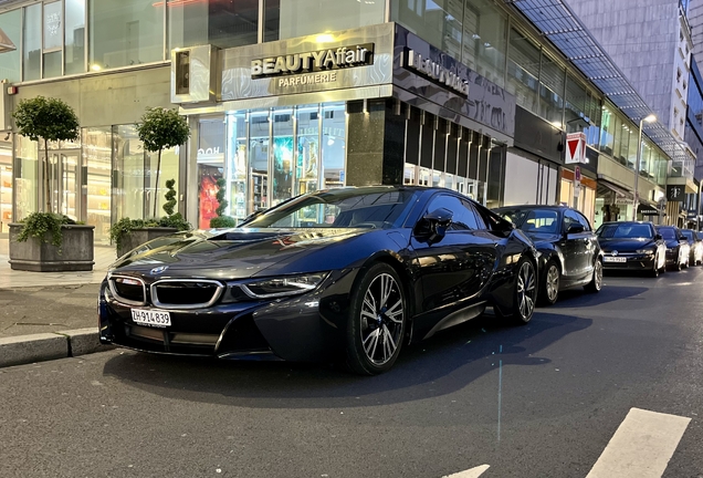 BMW i8