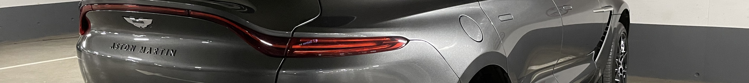 Aston Martin DBX