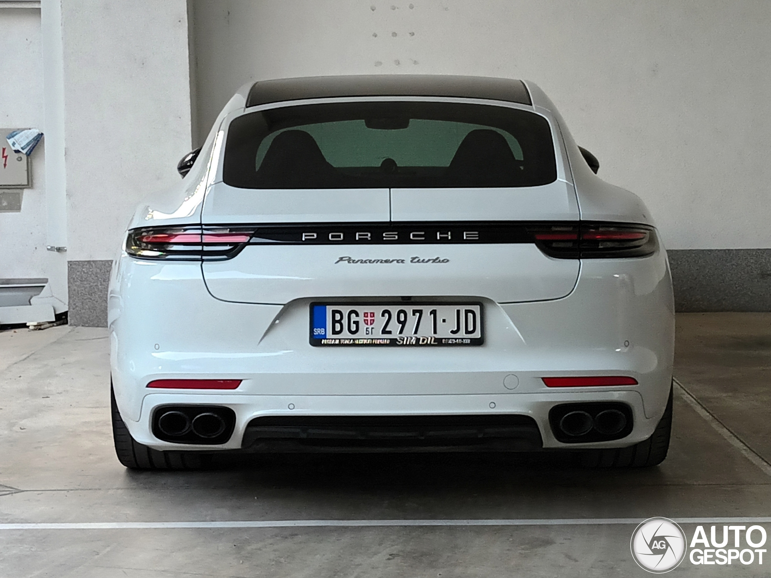 Porsche 971 Panamera Turbo