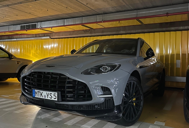 Aston Martin DBX707