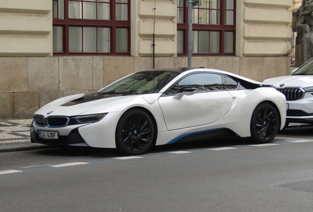BMW i8