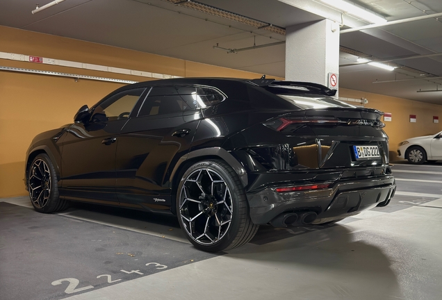 Lamborghini Urus Performante