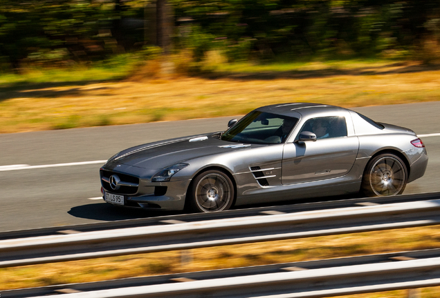 Mercedes-Benz SLS AMG