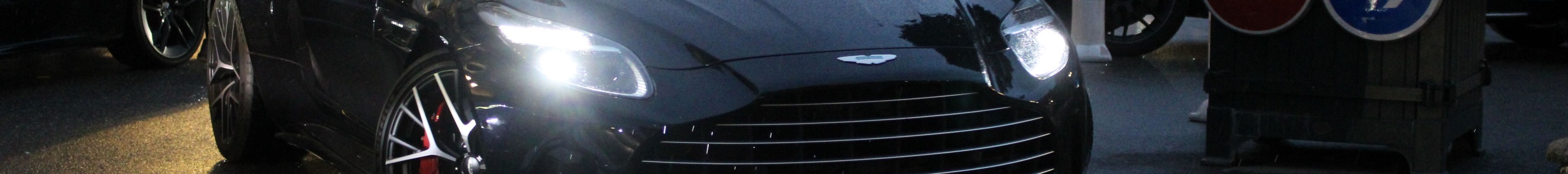 Aston Martin DB12 Volante